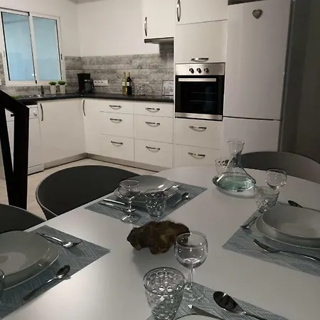 Casa Nova Adele + Pelletsoffen 아파트 데니아